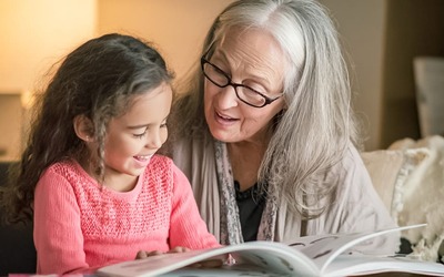 Cuidar dos netos pode proteger contra o declínio cognitivo