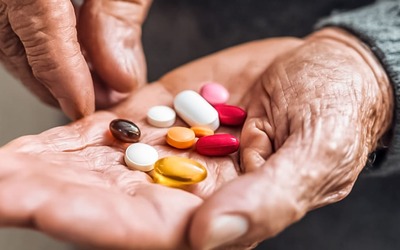 Estudo revela aumento do número de homens em polimedicação