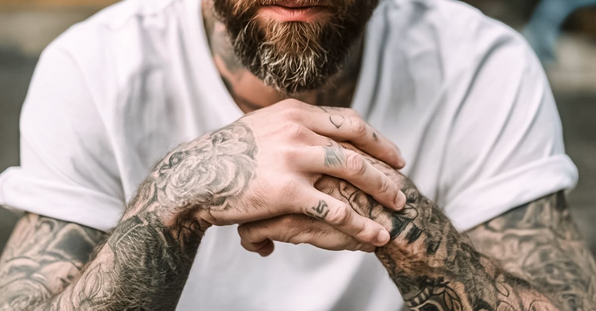 Notícias - Pessoas muito tatuadas podem ter mais propensão para constipações