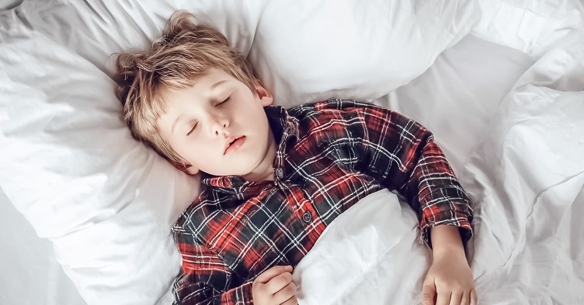 Notícias - Spray nasal salino alivia sintomas de apneia do sono em crianças