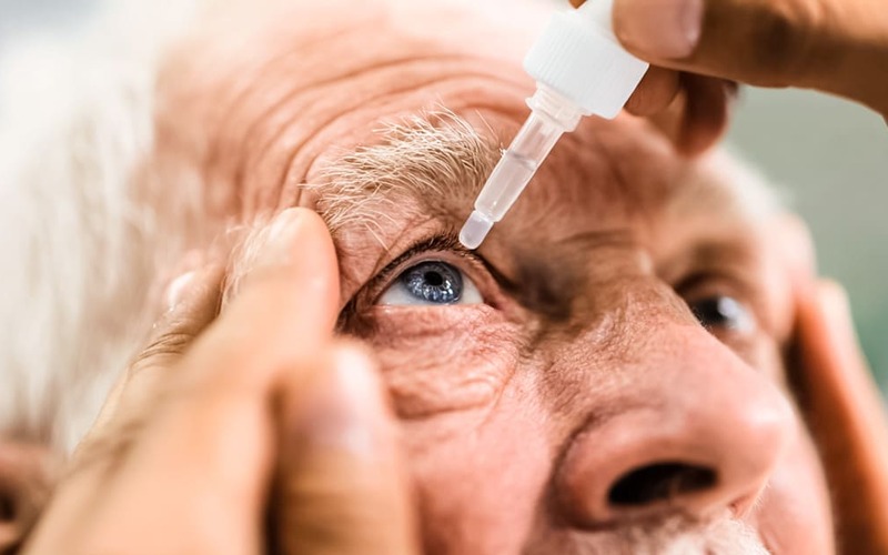 Aprovado colírio de dupla ação para a presbiopia em adultos