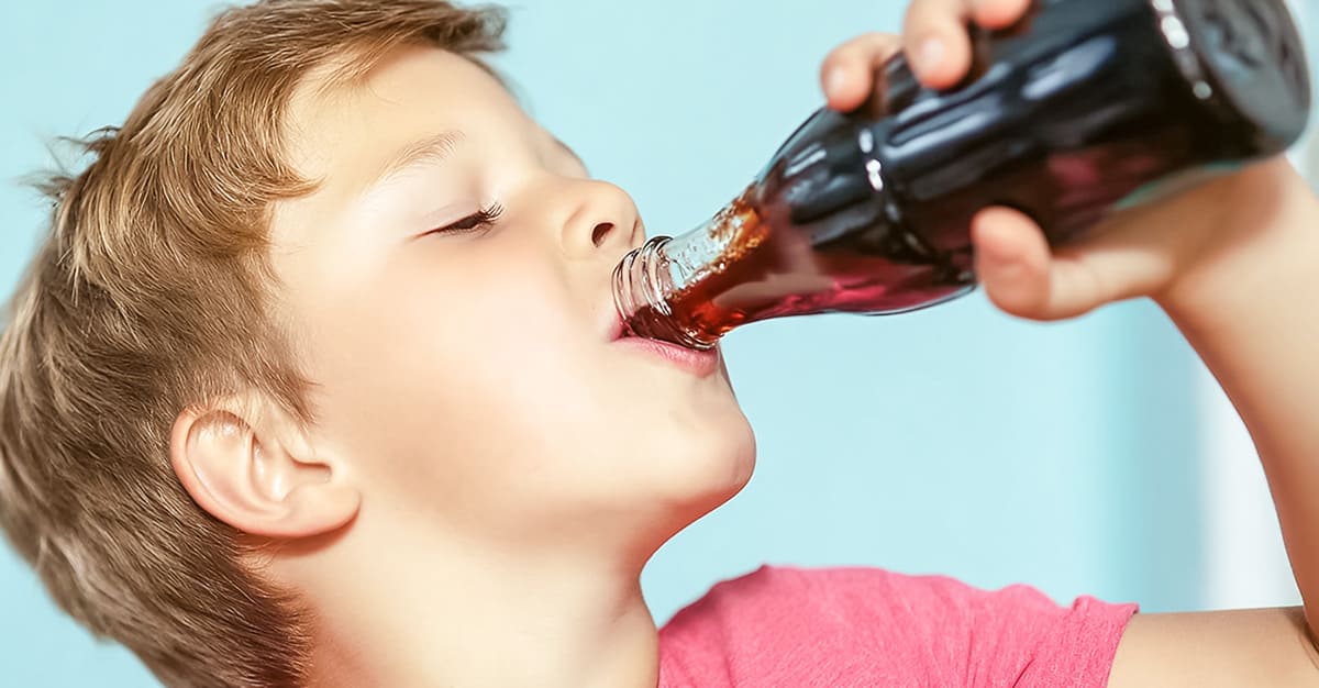 Notícias - Consumo de bebidas açucaradas ligado à ansiedade nos jovens