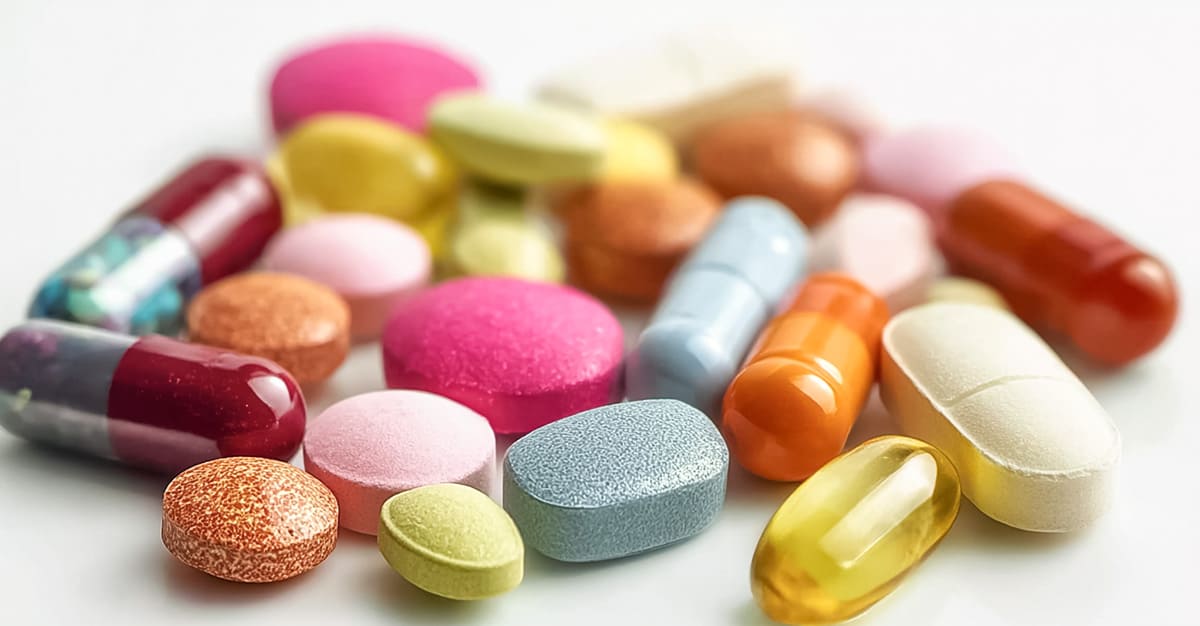 Notícias - Medicamentos não devem ser retirados do blister e deixados soltos