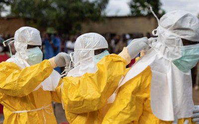 Casos de Ébola crescem quase 40% em uma semana; mortes ultrapassam 200