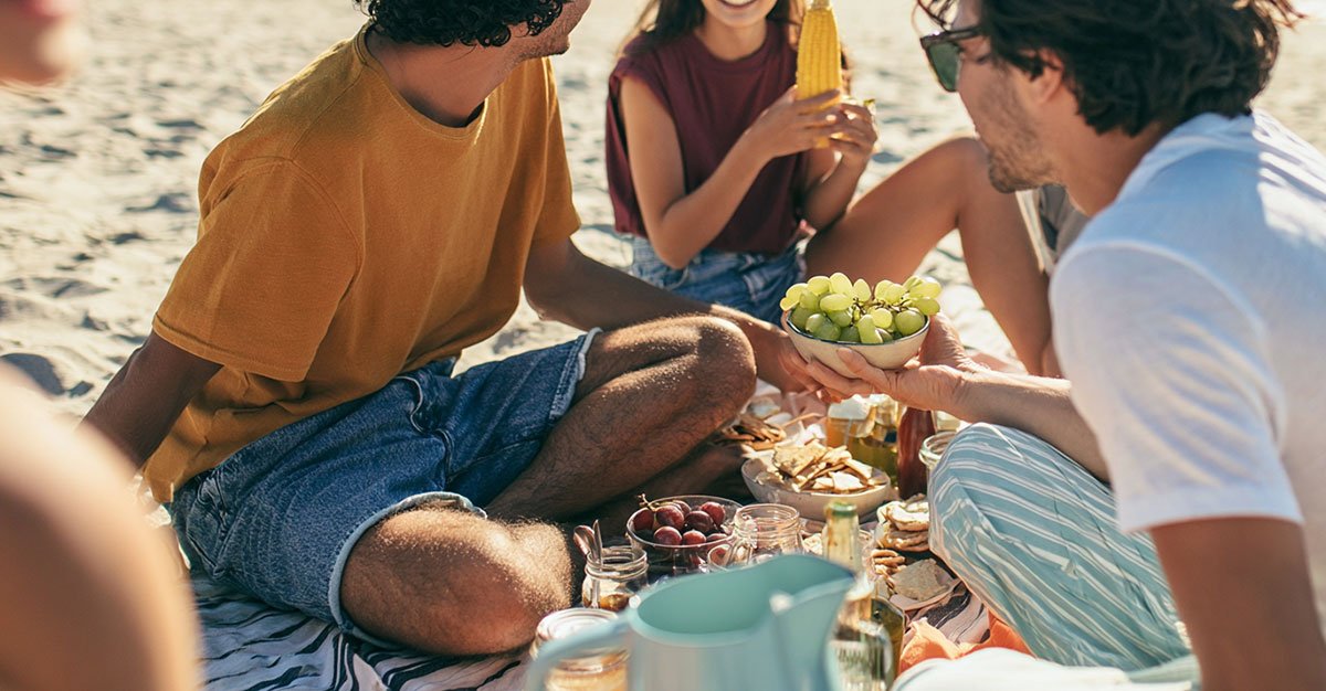Notícias - Comida na praia: Cuidados para evitar problemas